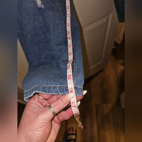 Stylish Distressed Blue Jeans - Picture 3 of 5